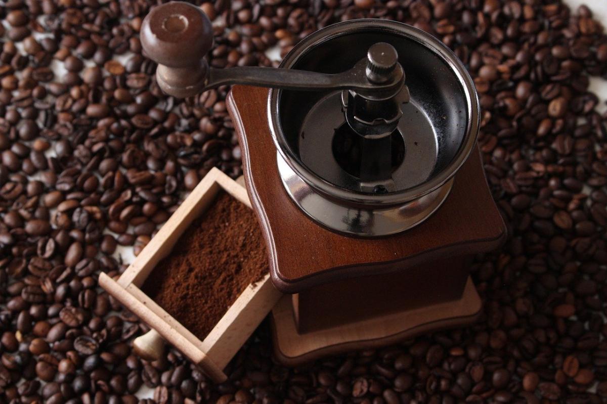 Le renouveau du café artisanal : Pourquoi les maisons de torréfaction locales gagnent en popularité ?