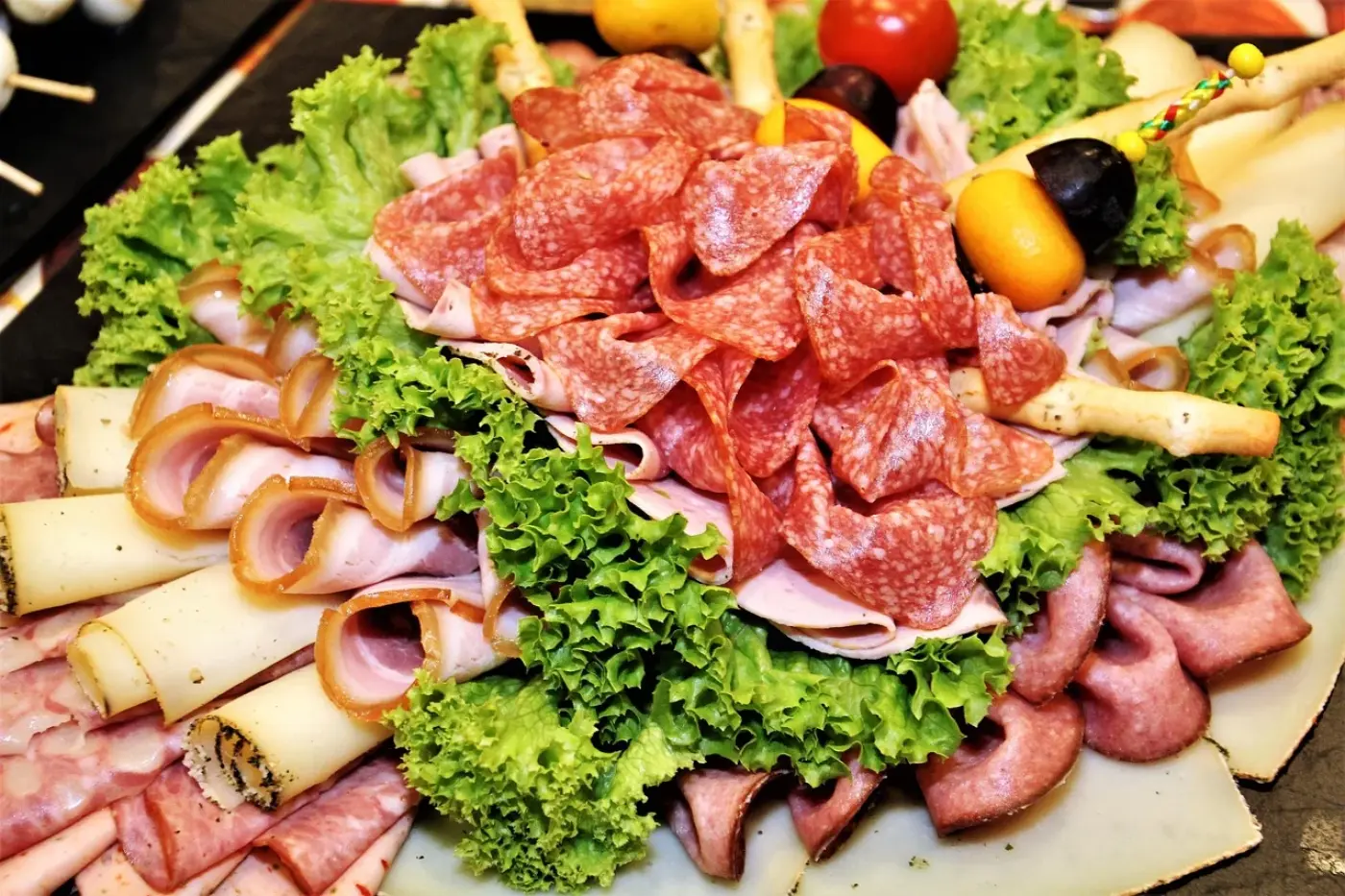 Les accords fromage-viande pour une planche de charcuterie mémorable